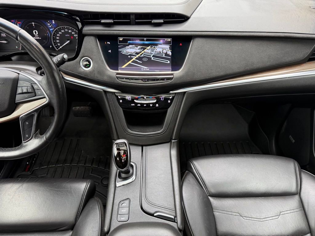 Used 2017 Cadillac XT5 Platinum w/ Driver Assist Package image 23