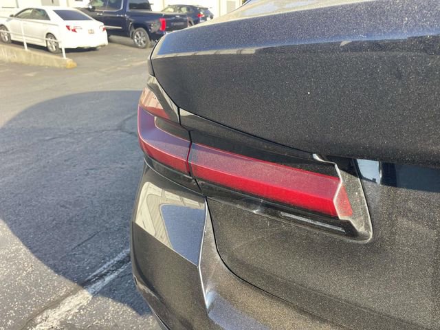 Used 2022 BMW 530i w/ M Sport Package image 11