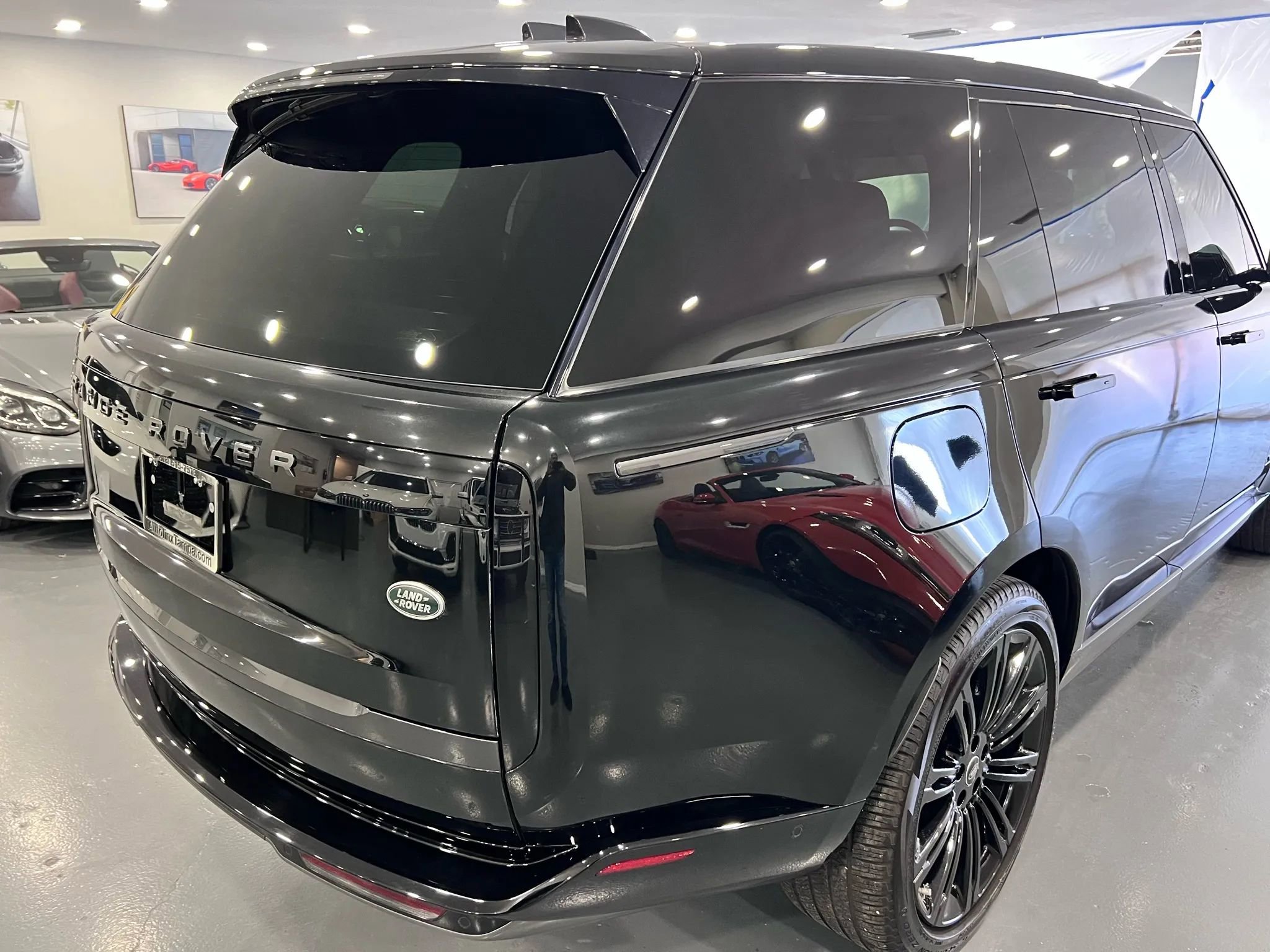 Used 2023 Land Rover Range Rover Long Wheelbase Autobiography image 8