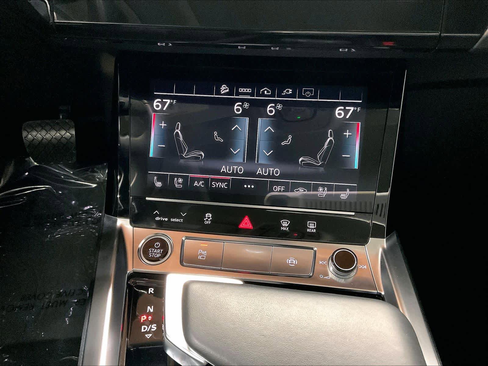 Certified 2024 Audi Q8 e-tron Premium Plus AWD/4WD image 31