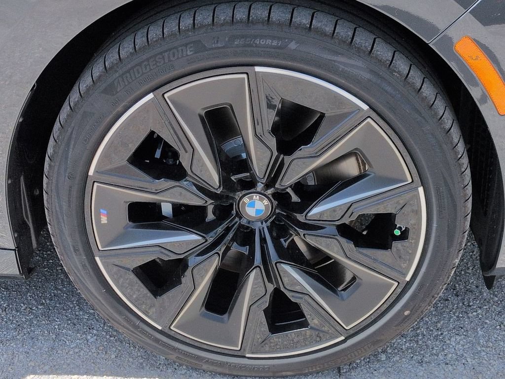 New 2026 BMW 760i xDrive w/ Executive Package AWD/4WD image 11