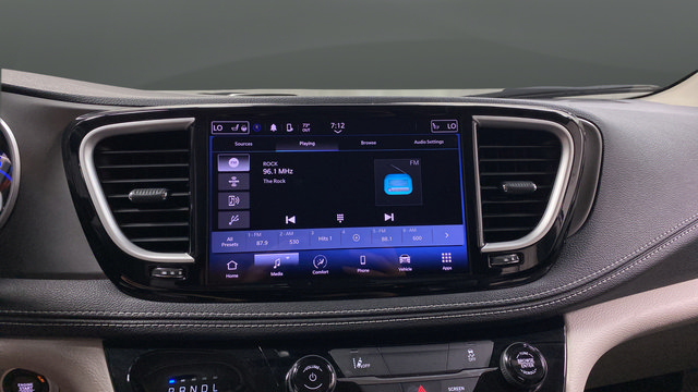 Used 2022 Chrysler Pacifica Touring-L FWD image 14