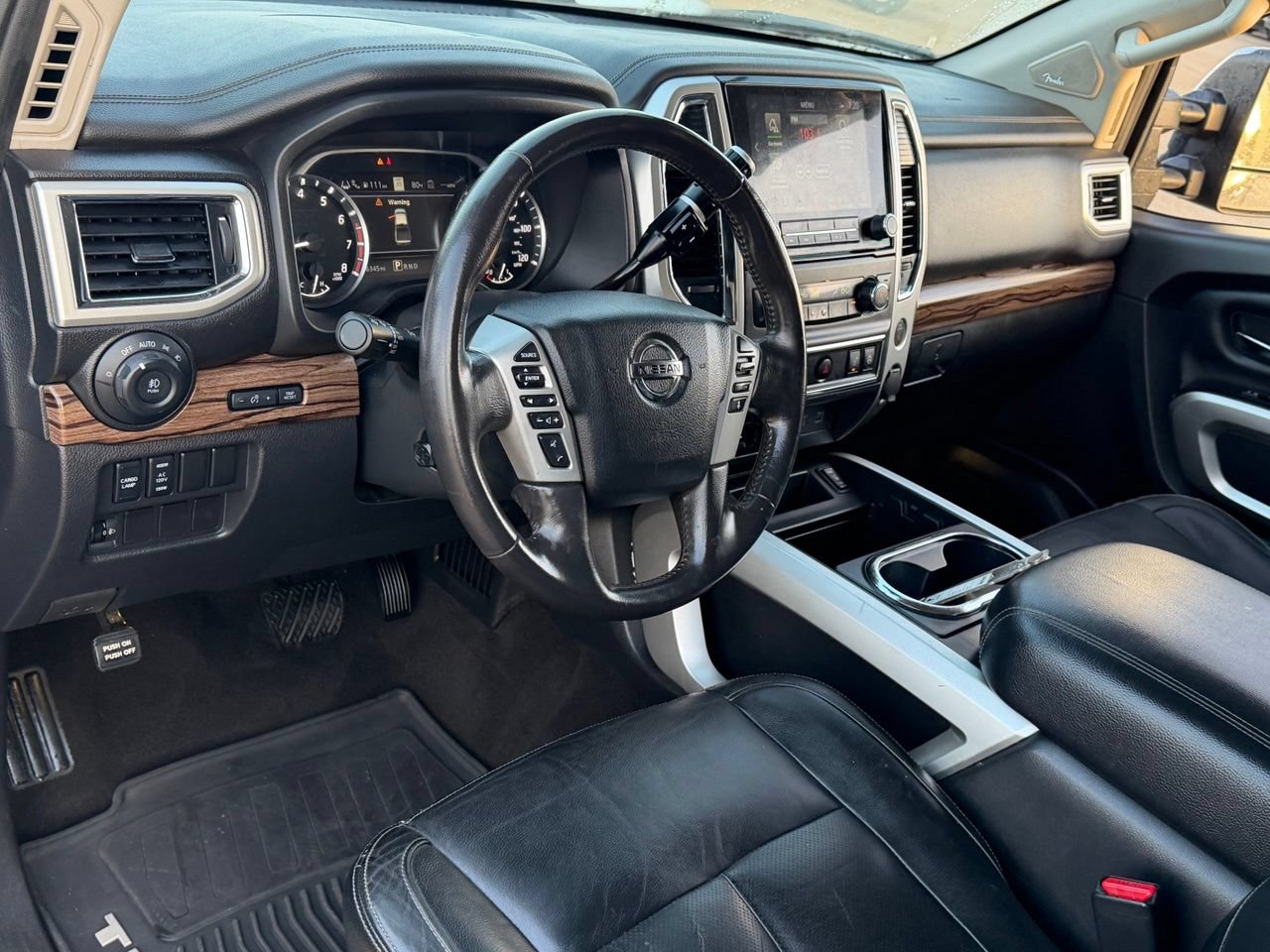 Used 2020 Nissan Titan SL w/ Moonroof Package RWD image 16