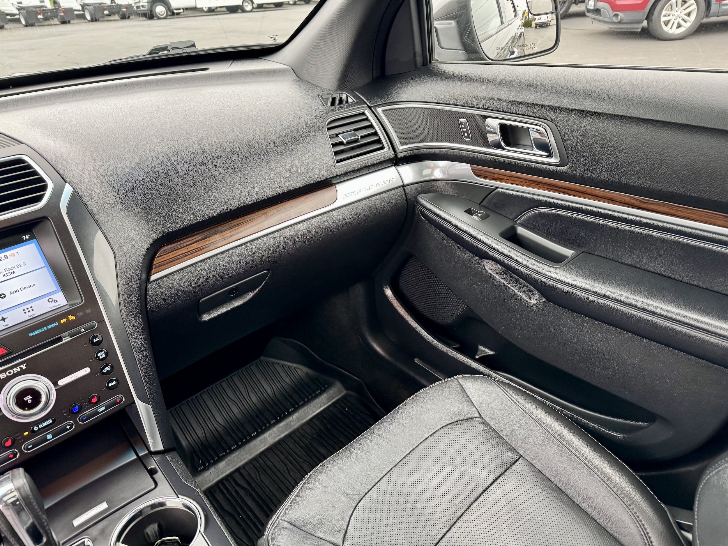 Used 2017 Ford Explorer Limited AWD/4WD image 21