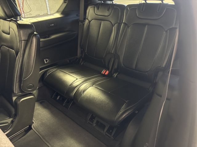 Used 2025 Jeep Grand Cherokee L Limited w/ Black Appearance Package AWD/4WD image 25