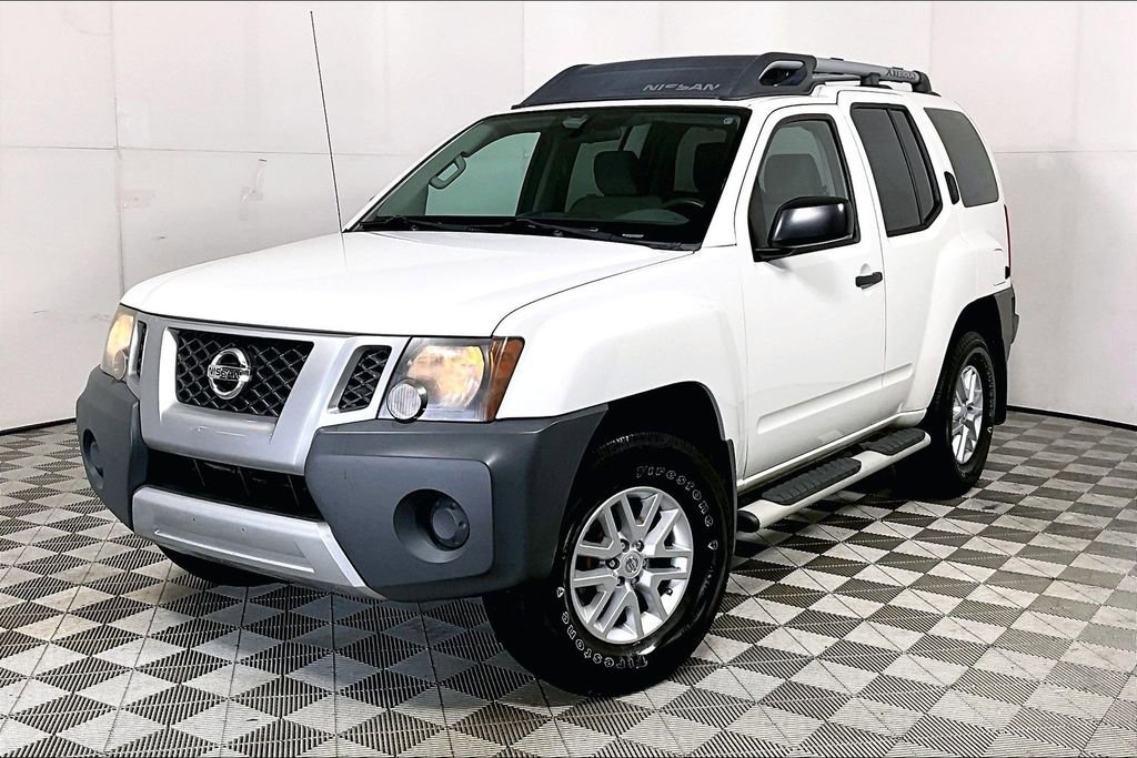 Used 2015 Nissan Xterra S image 2