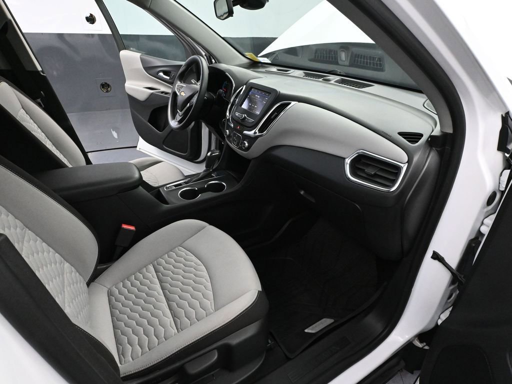Used 2021 Chevrolet Equinox LS w/ LS Convenience Package image 46