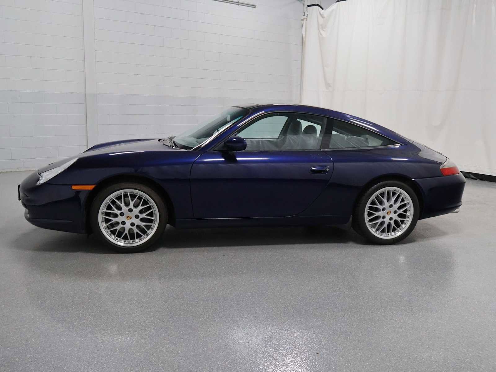 Used 2002 Porsche 911 Targa RWD image 2
