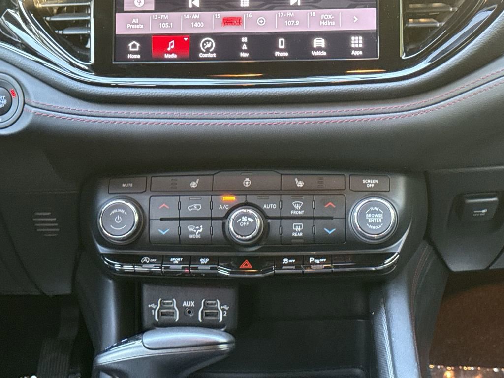 Used 2025 Dodge Durango GT AWD/4WD image 16