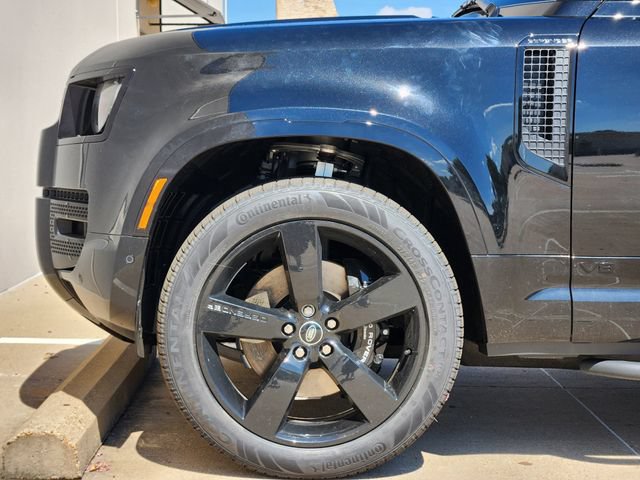 Used 2025 Land Rover Defender 130 V8 AWD/4WD image 6