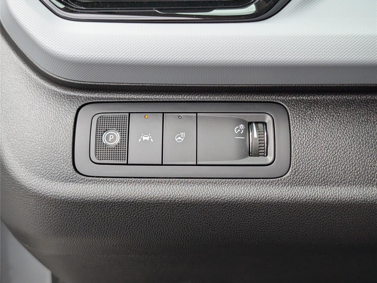 New 2027 Chevrolet Bolt LT w/ Comfort Package FWD image 17