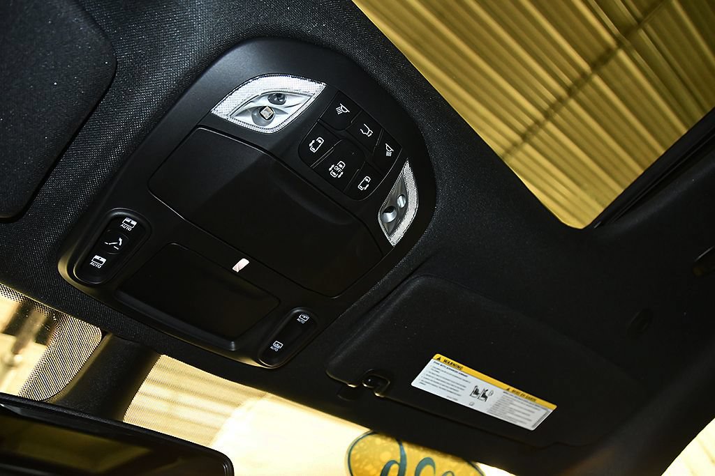 Used 2026 Chrysler Pacifica Limited FWD image 24