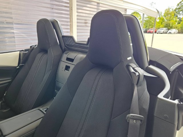 New 2026 MAZDA MX-5 Miata Club w/ Interior Package RWD image 15