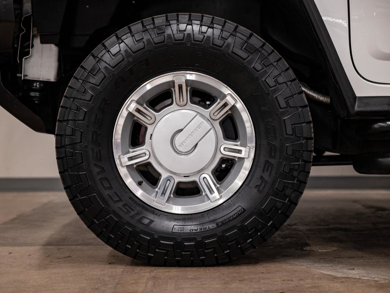 Used 2003 HUMMER H2 w/ Preferred Equipment Group image 27