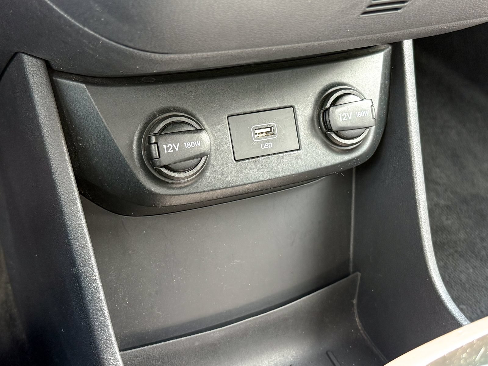Used 2020 Hyundai Ioniq SE FWD image 22