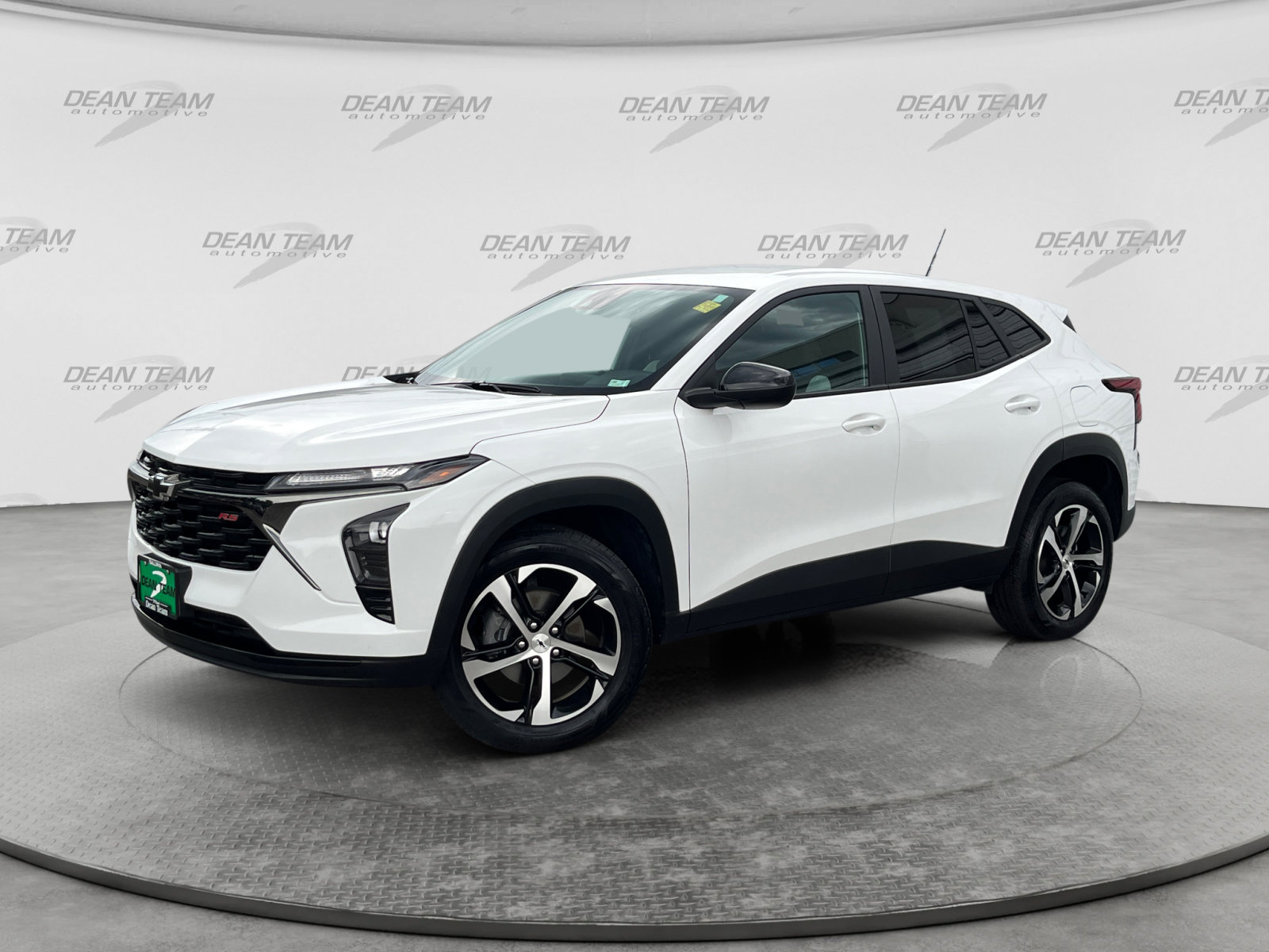 Used 2025 Chevrolet Trax RS FWD image 3