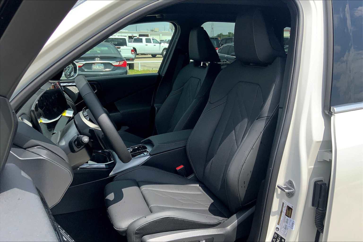 New 2025 BMW X3 xDrive30i w/ Convenience Package image 9