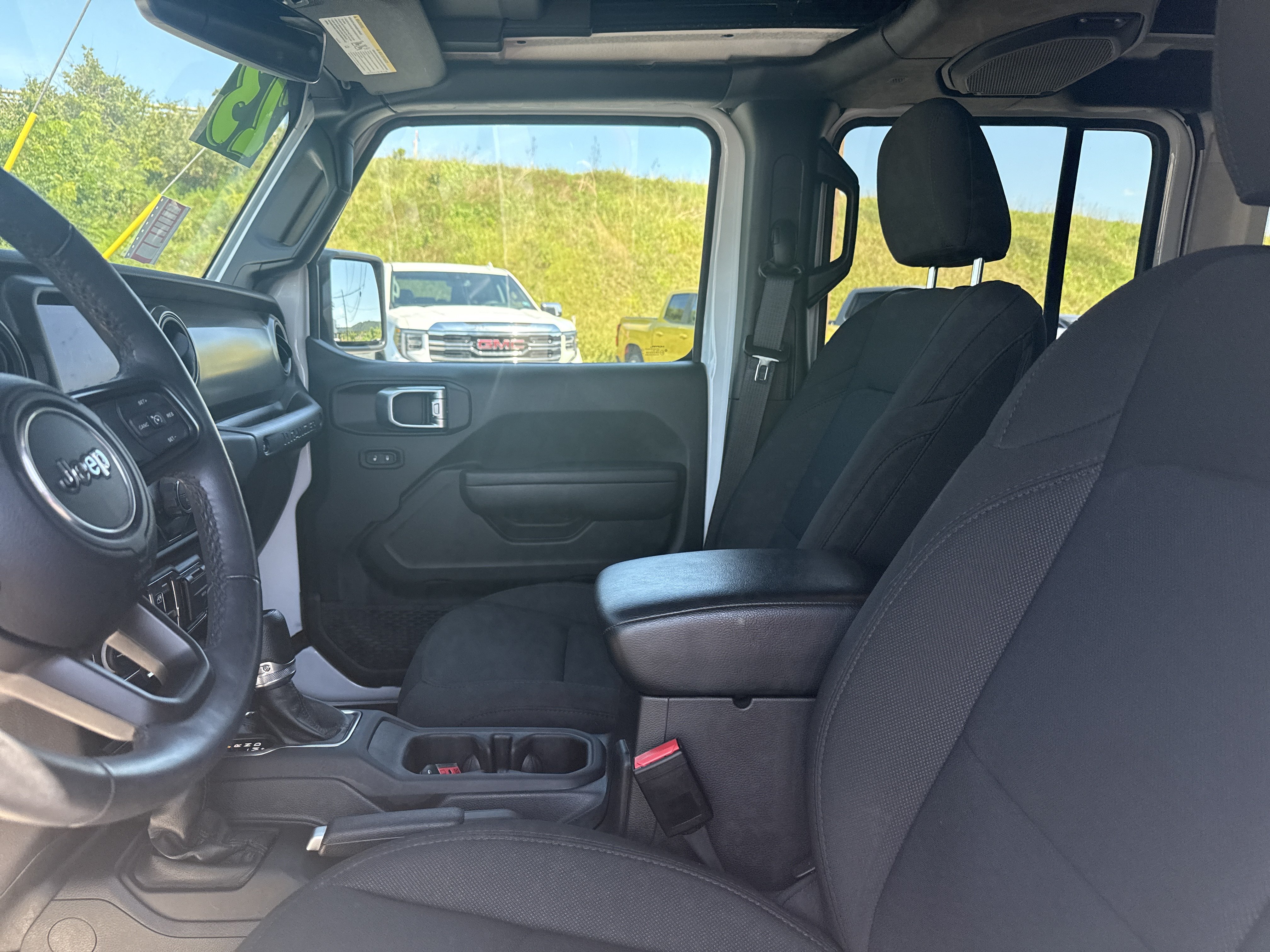 Used 2023 Jeep Wrangler Unlimited w/ Sun & Screen Package AWD/4WD image 12