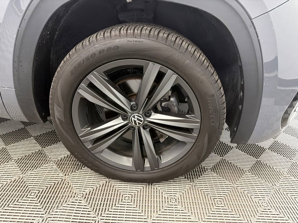 Used 2021 Volkswagen Atlas Cross Sport SE w/ Panoramic Sunroof Package image 13