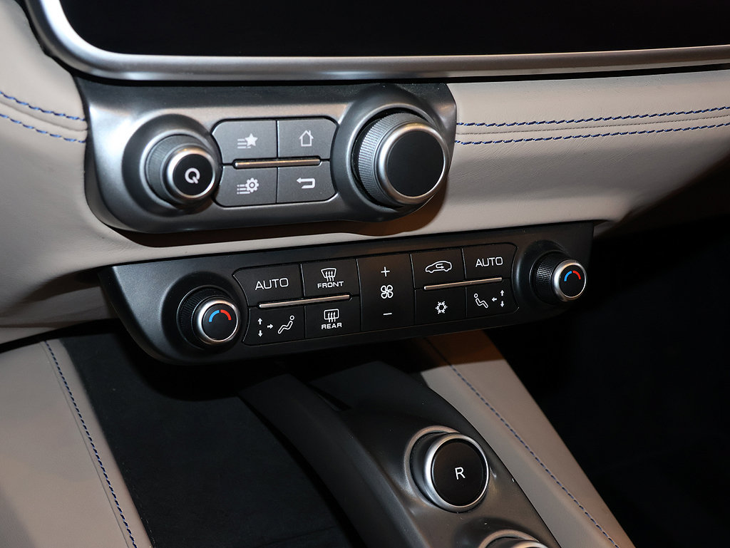 Certified 2019 Ferrari Portofino RWD image 96