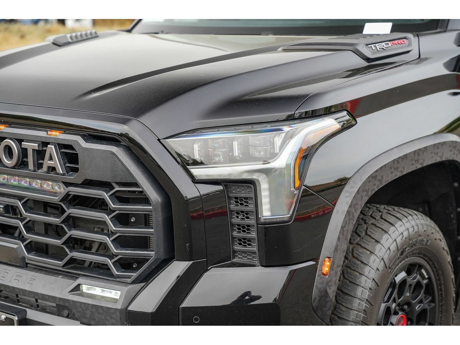 Used 2025 Toyota Tundra TRD Pro AWD/4WD image 8