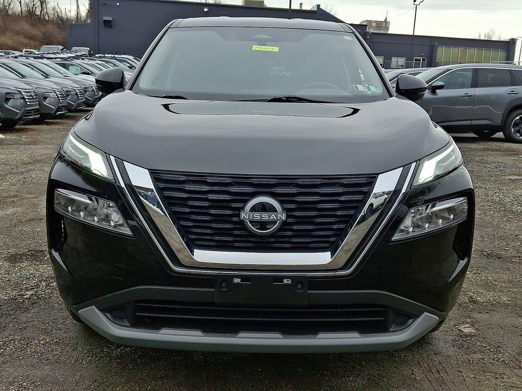 Certified 2023 Nissan Rogue SV image 3