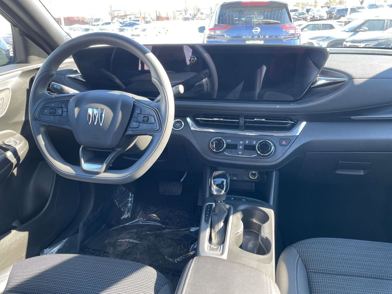 Used 2025 Buick Envista Preferred image 32