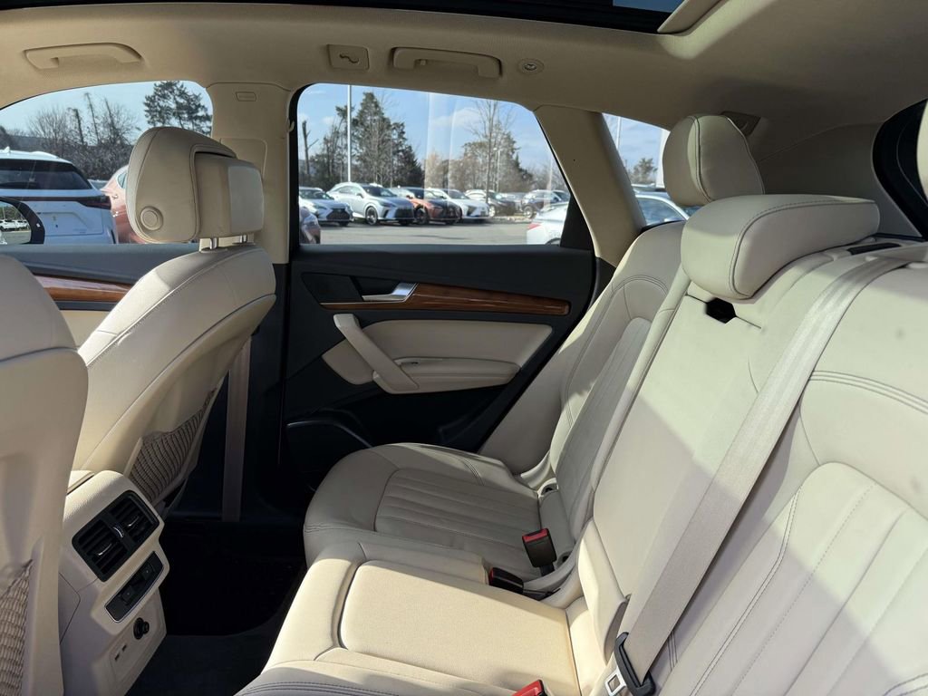 Used 2021 Audi Q5 2.0T Premium Plus w/ Premium Plus Package image 16
