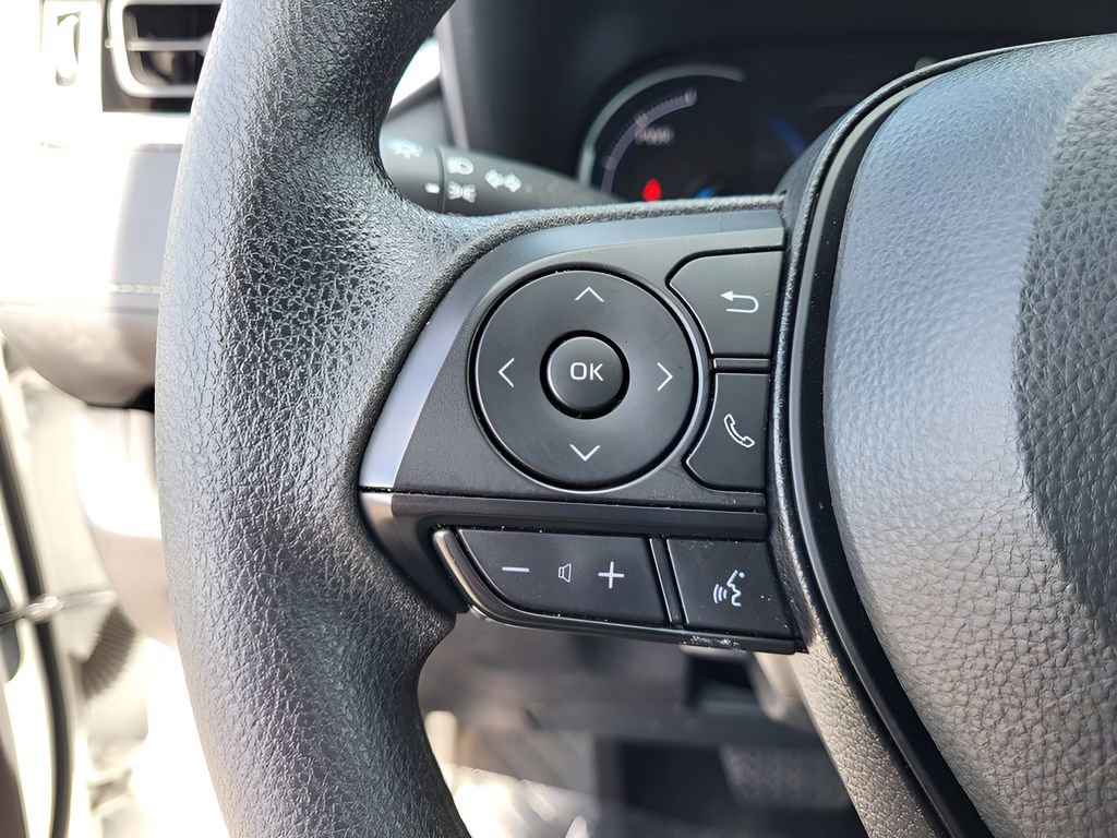 Used 2025 Toyota RAV4 LE image 27