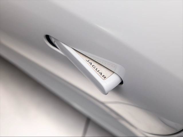 Certified 2024 Jaguar F-TYPE Coupe AWD image 15