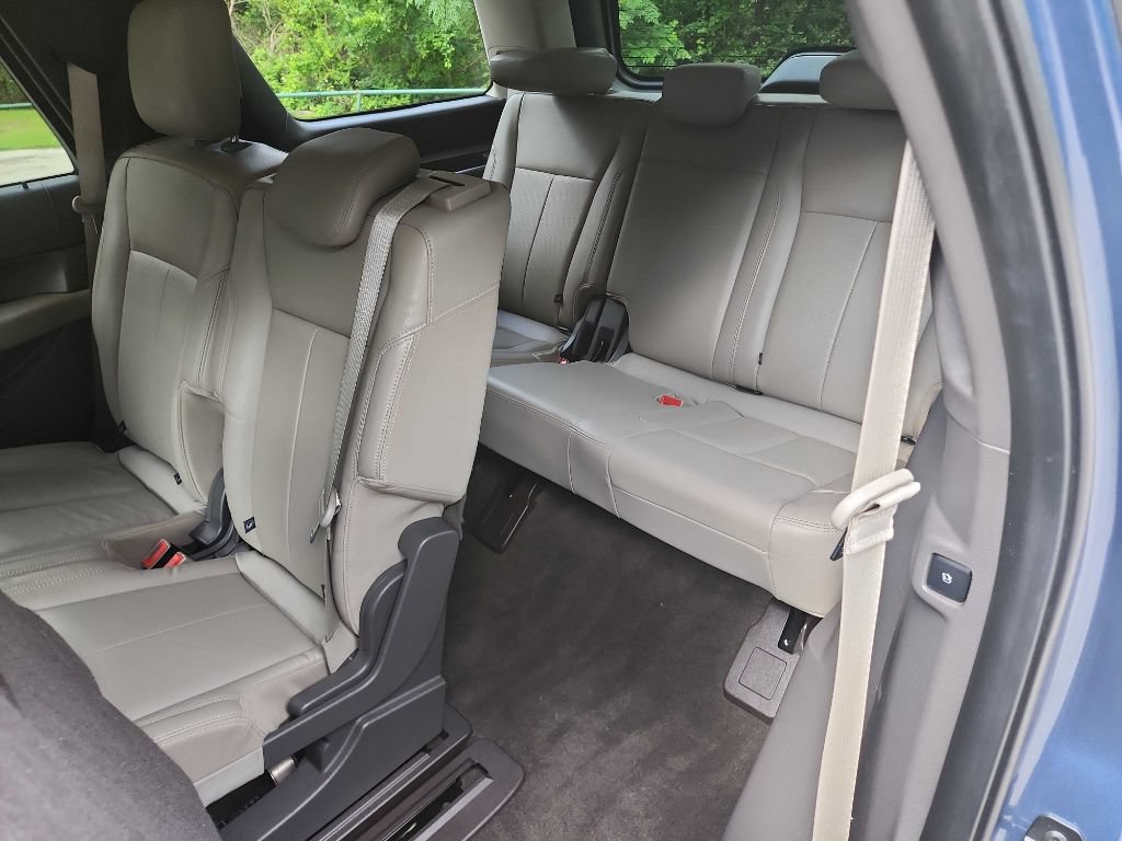 Used 2019 Ford Expedition XLT w/ Equipment Group 202A RWD image 32