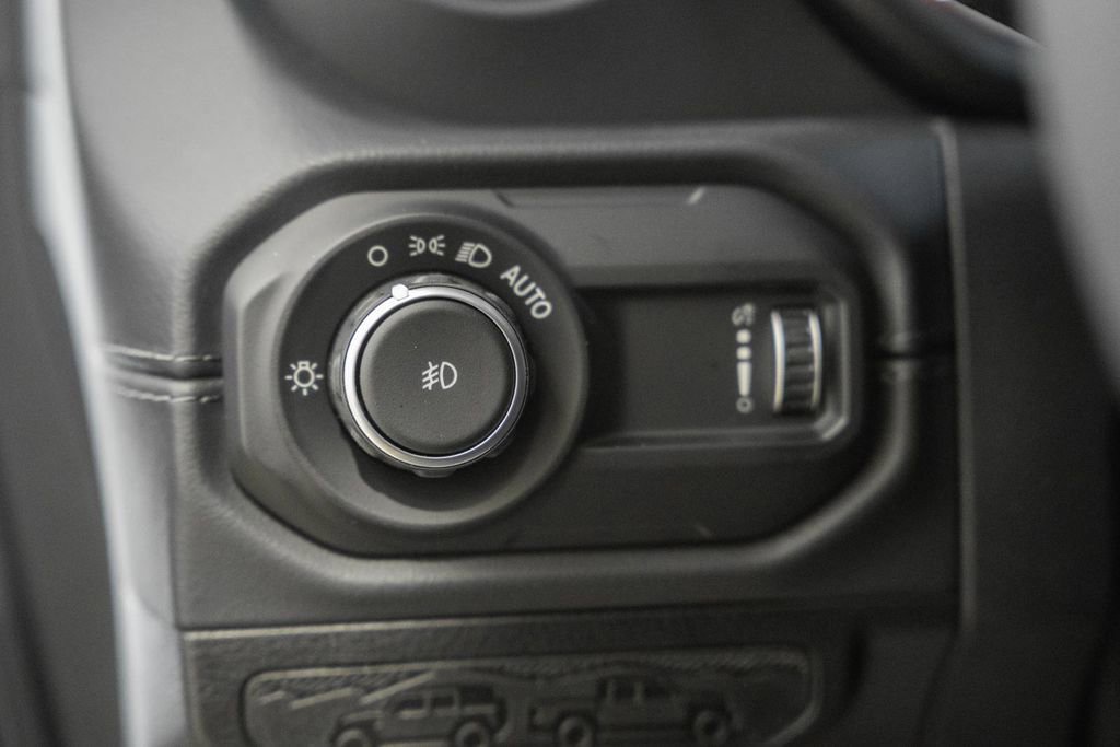 New 2026 Jeep Wrangler Unlimited Sahara AWD/4WD image 43