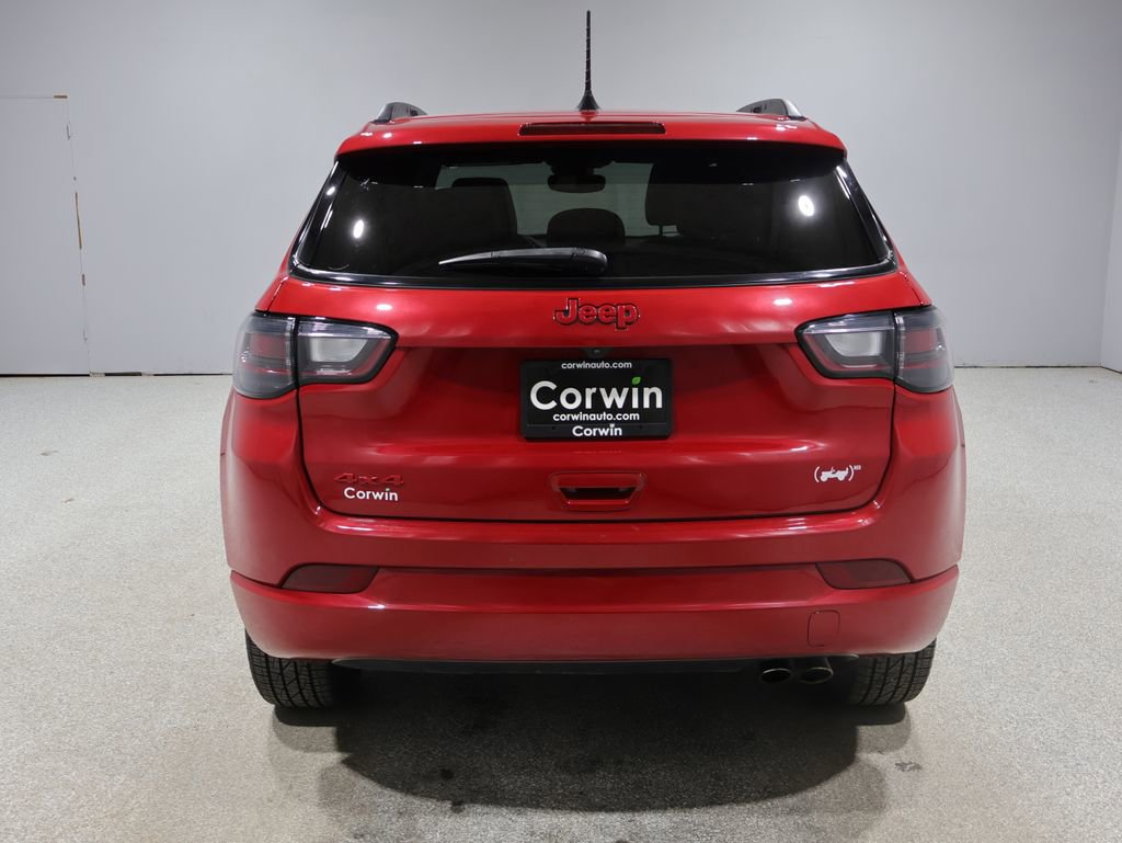 Used 2022 Jeep Compass Limited w/ (RED) Package image 4