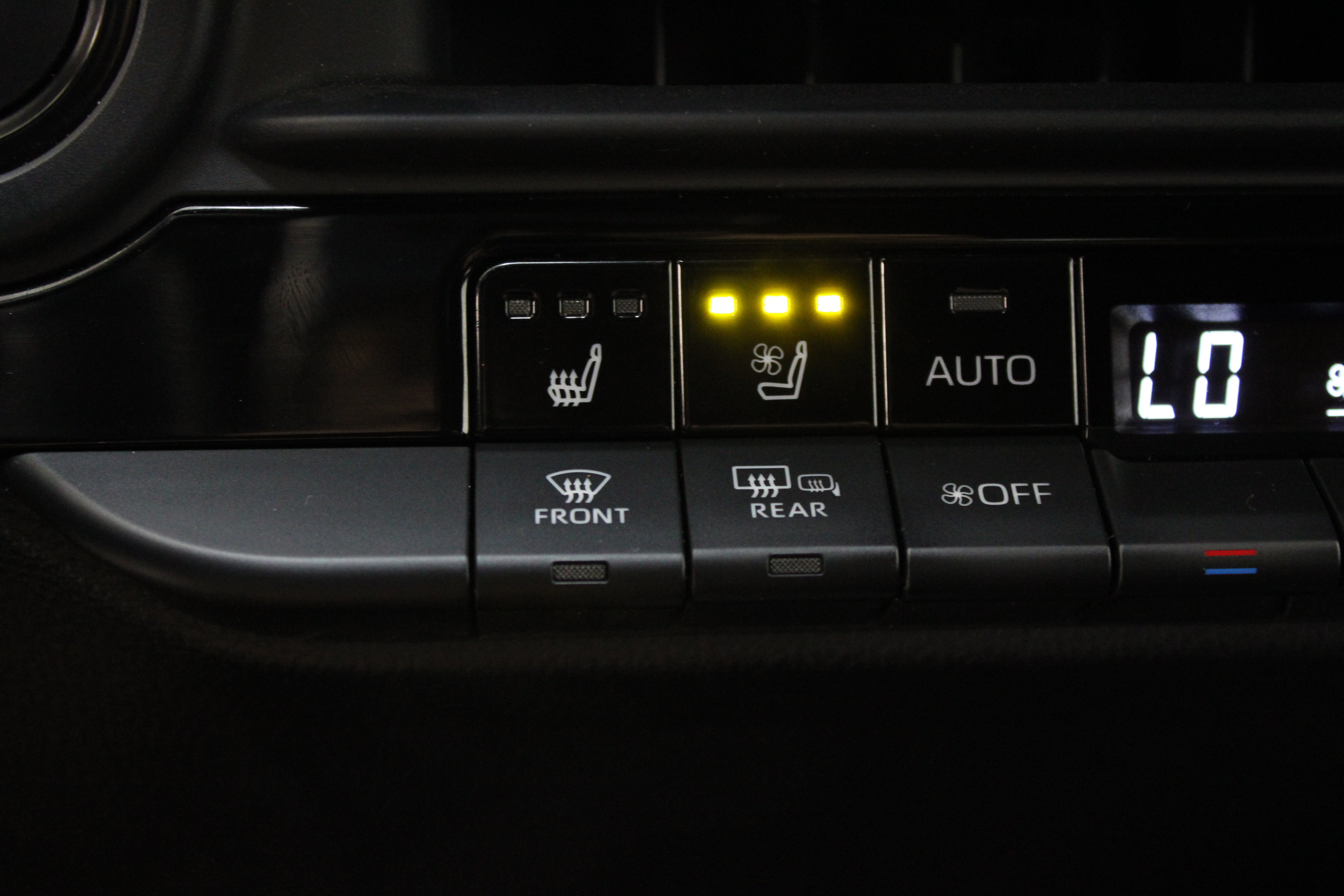 Used 2024 Toyota Crown Platinum AWD/4WD image 22