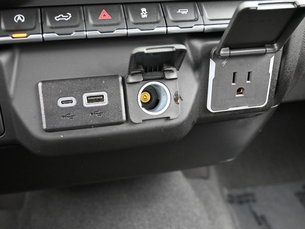 Used 2025 Chevrolet Silverado 1500 Custom image 27