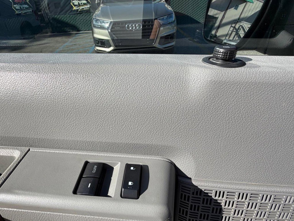 Used 2012 Ford E-250 and Econoline 250 w/ Premium Van Group image 43