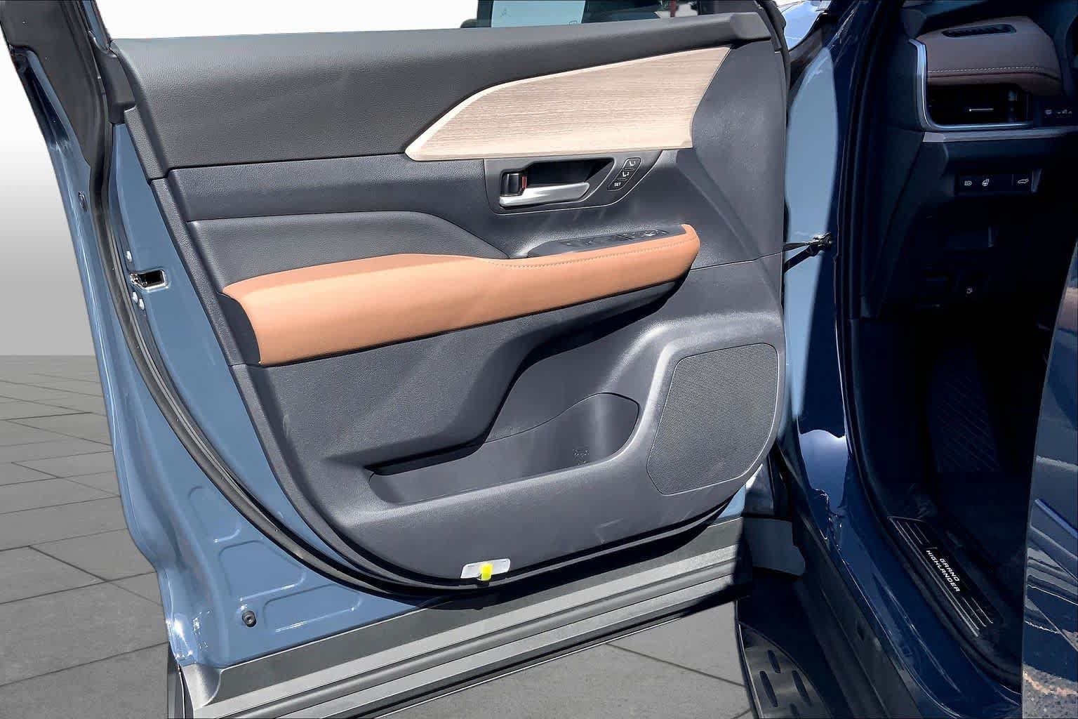 New 2026 Toyota Grand Highlander AWD image 10