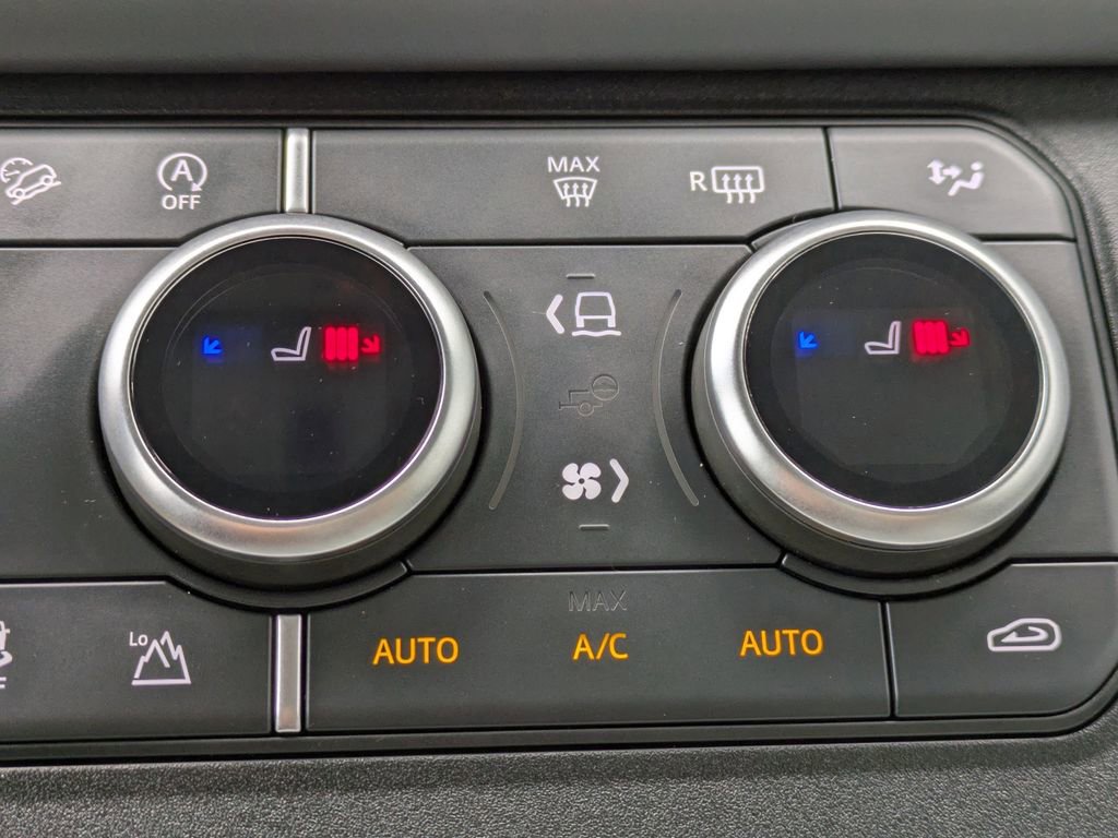 Used 2025 Land Rover Defender 110 S image 25