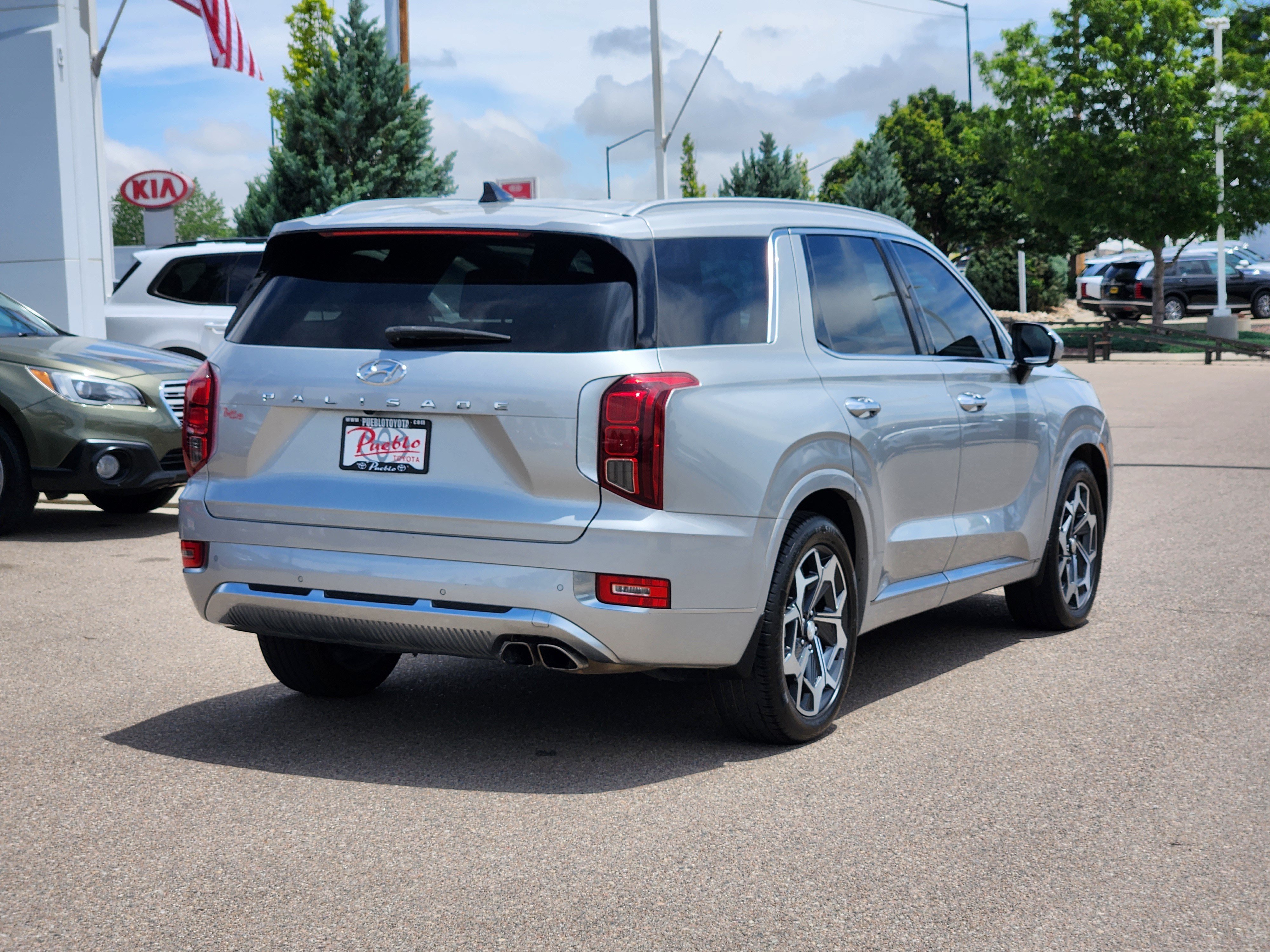 Used 2022 Hyundai Palisade Calligraphy w/ Cargo Package FWD image 3