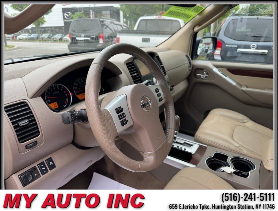Used 2011 Nissan Pathfinder LE image 24