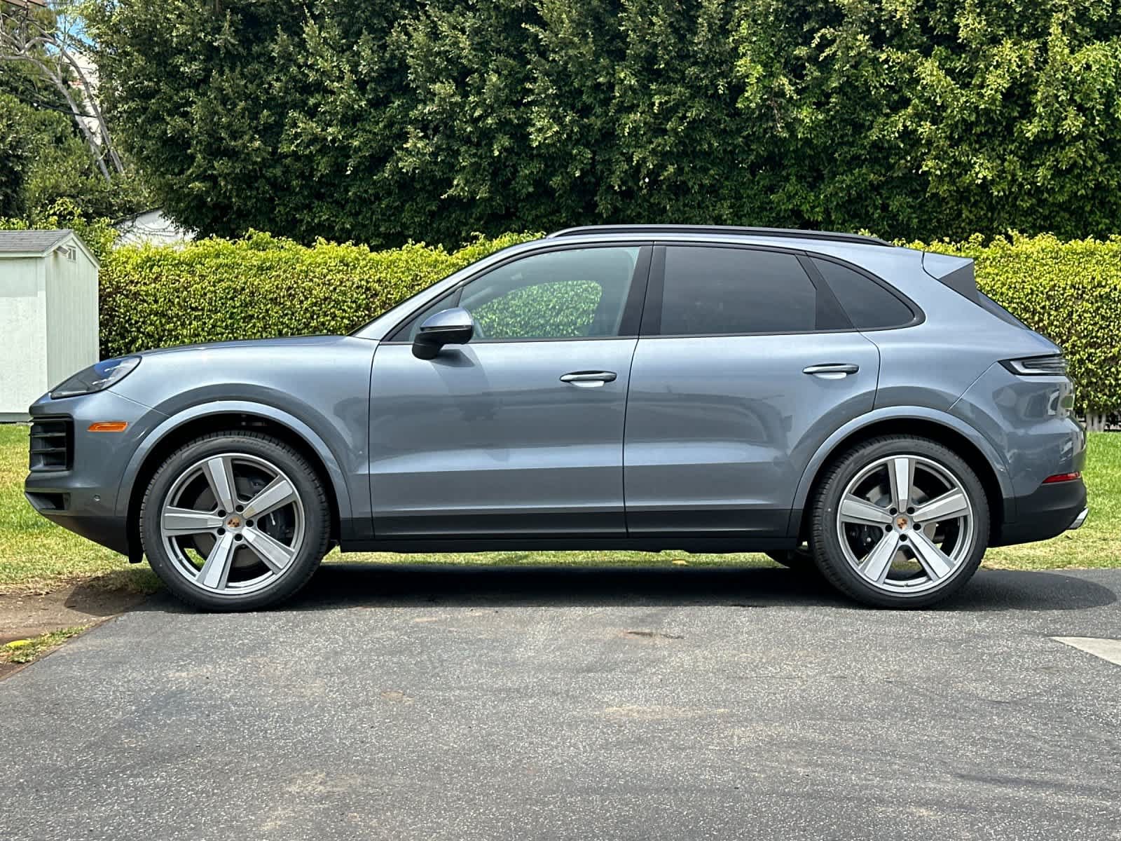 New 2026 Porsche Cayenne AWD/4WD image 2