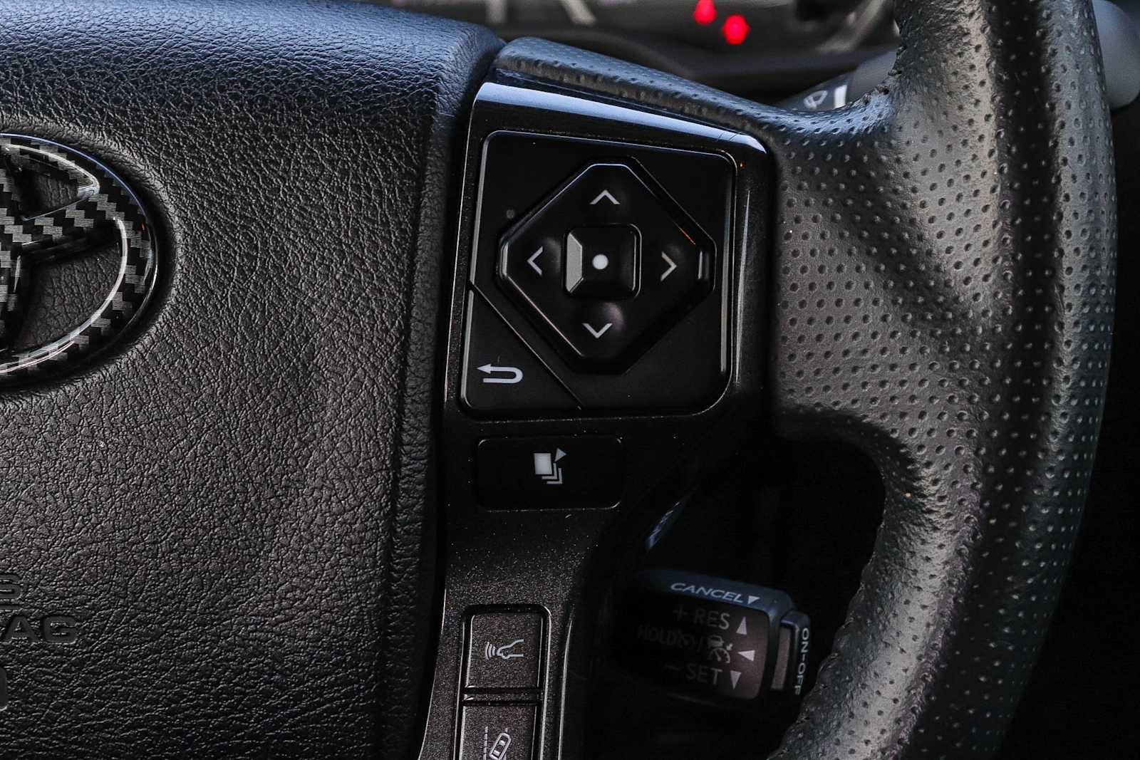 Used 2020 Toyota 4Runner Venture w/ Moonroof Package AWD/4WD image 23