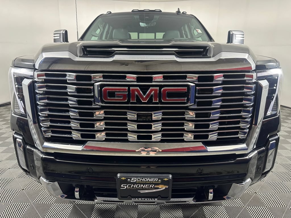 Used 2025 GMC Sierra 3500 Denali w/ Denali Reserve Package AWD/4WD image 8