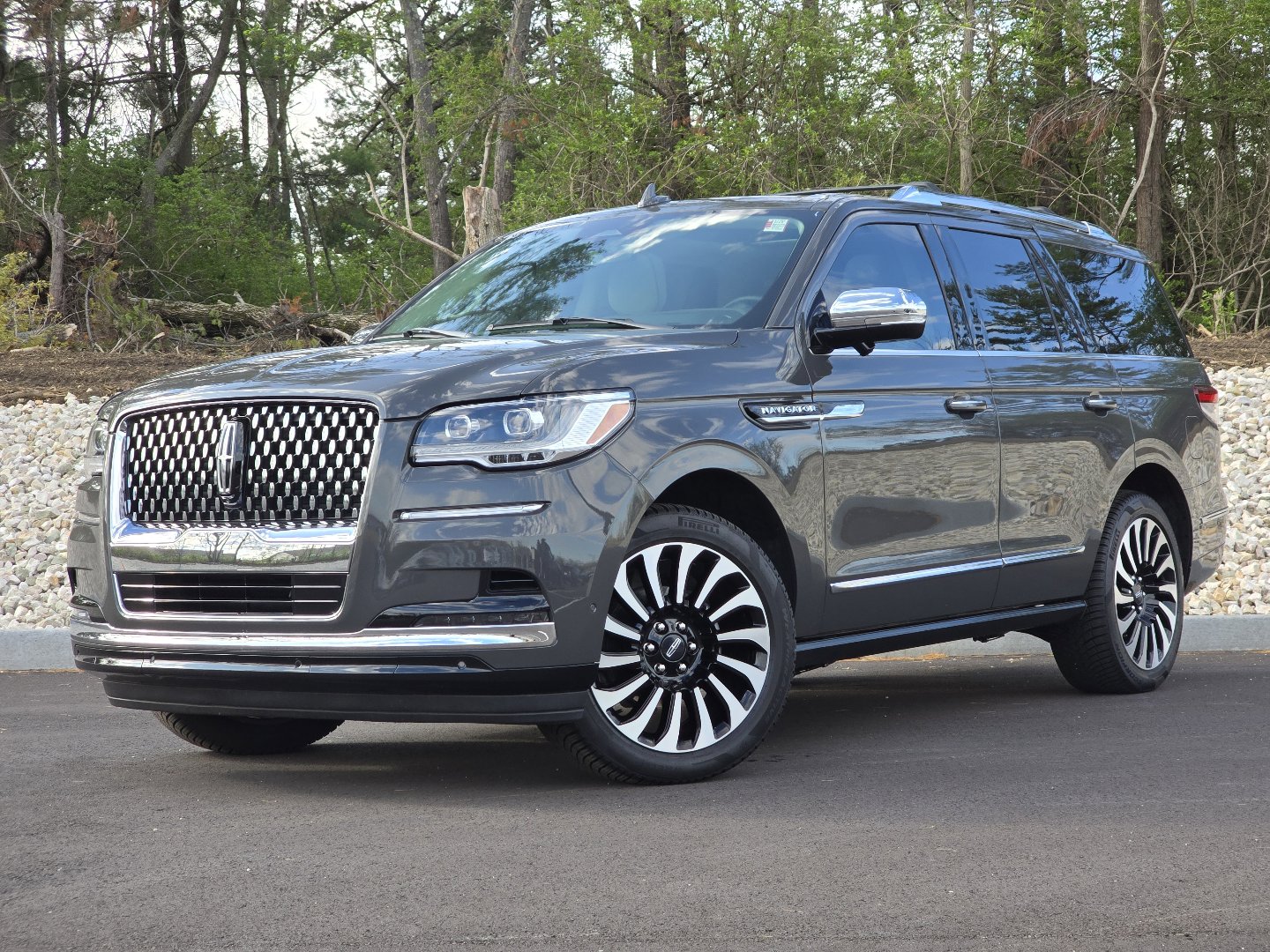 Used 2023 Lincoln Navigator Black Label image 1