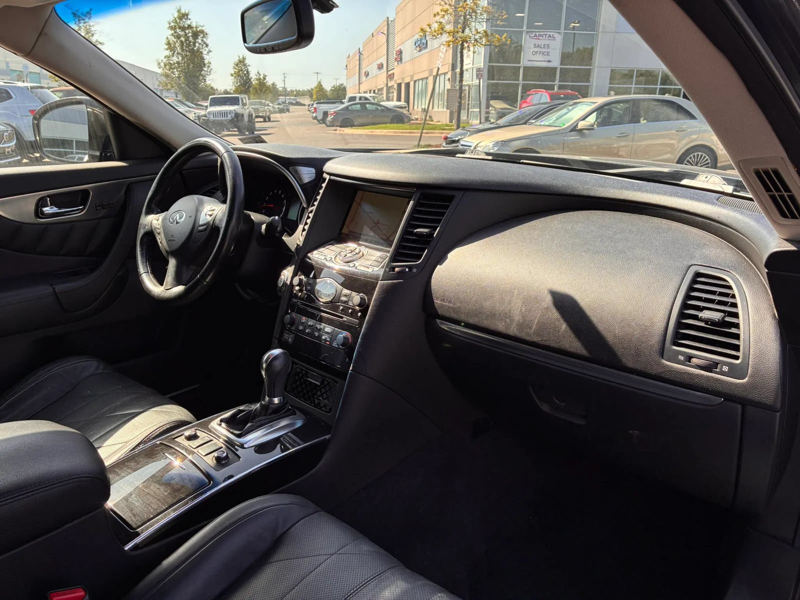 Used 2011 INFINITI FX35 AWD w/ Premium Pkg image 18