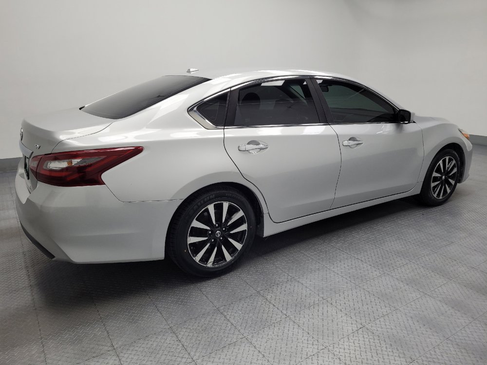 Used 2018 Nissan Altima 2.5 SV FWD image 10