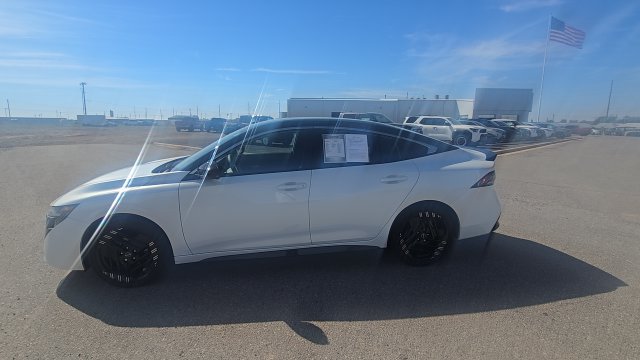 Used 2027 Nissan Sentra SR w/ SR All Weather Package FWD image 12