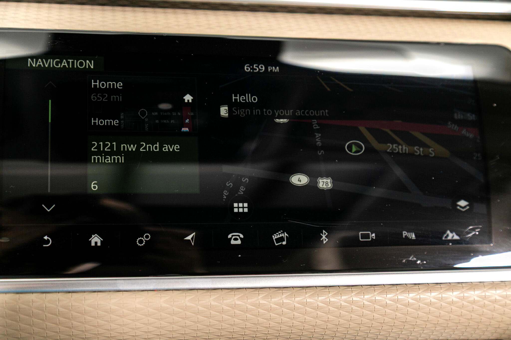 Used 2020 Land Rover Range Rover Velar S image 16