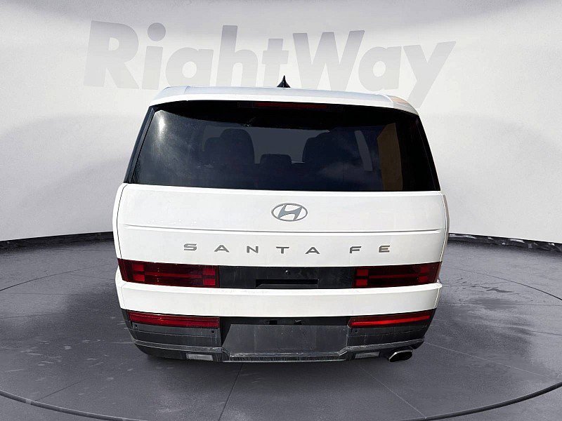 Used 2025 Hyundai Santa Fe SE image 4