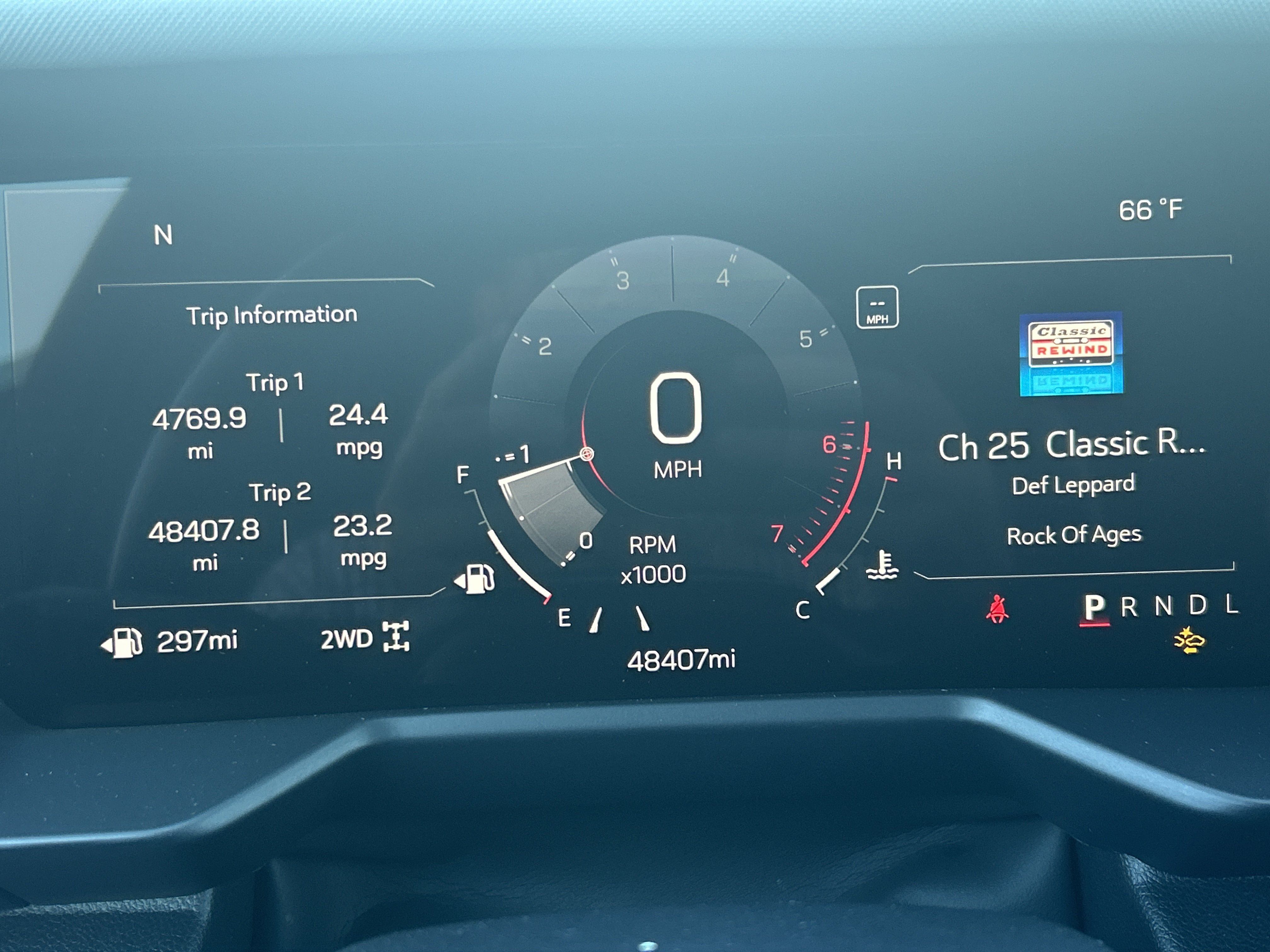 Used 2024 GMC Acadia AT4 w/ Luxury Package AWD/4WD image 35